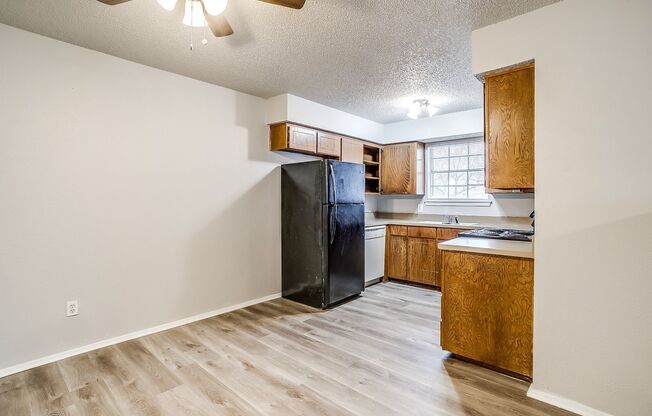 2 beds, 2 baths, $1,600