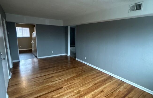 2 beds, 1 bath, 750 sqft, $1,045, Unit B08 1052 10