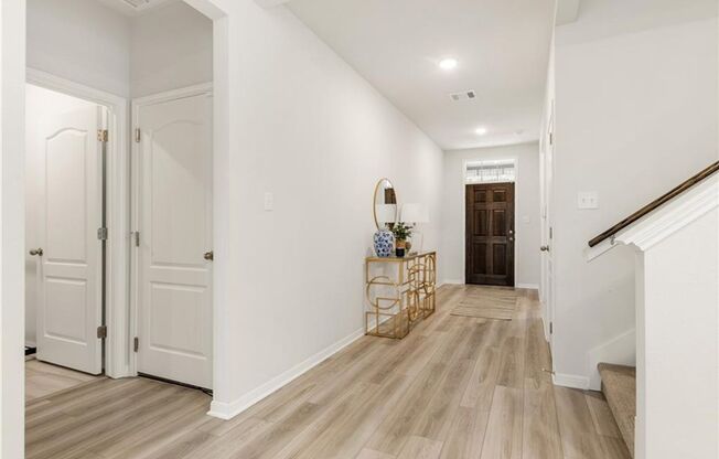 Gorgeous 2-Story on Quiet Cul de Sac