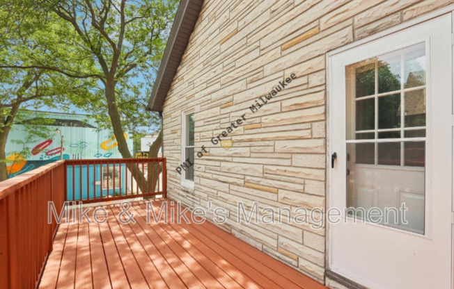 506 E LINUS ST
