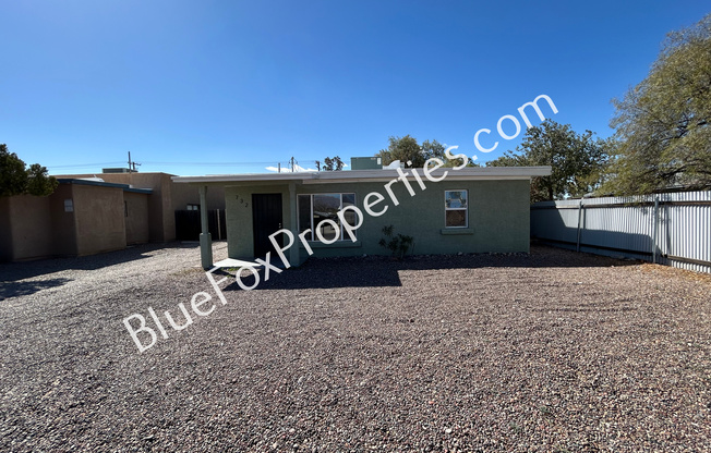 732 E Elm St