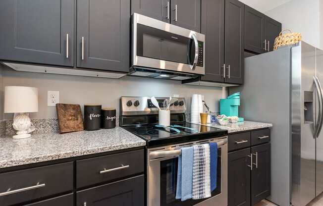 Kitchen Appliances at Barclay Place Apartments, Wilmington, NC, 28412