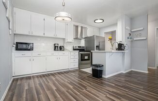 1 bed, 1 bath, $2,500