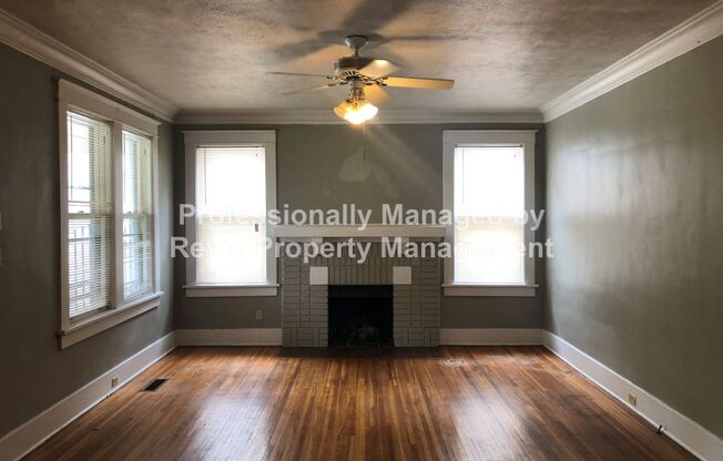 Large upstairs apartment in Midtown!