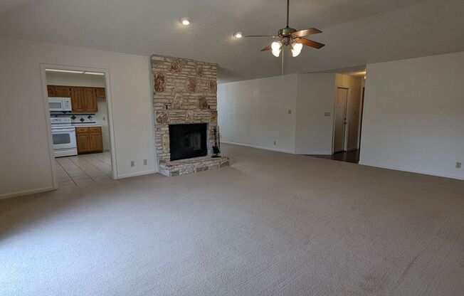 Corner Lot 3 Bed/2 Bath In Georgetown