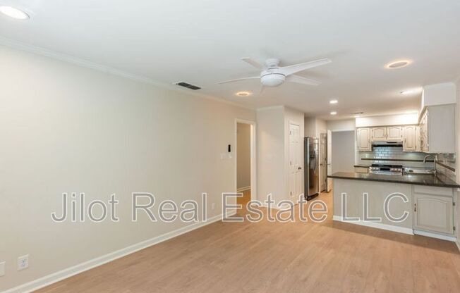 1647 EXECUTIVE PARK LN NE