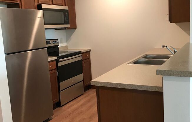 2 beds, 1 bath, 957 sqft, $1,165, Unit 111