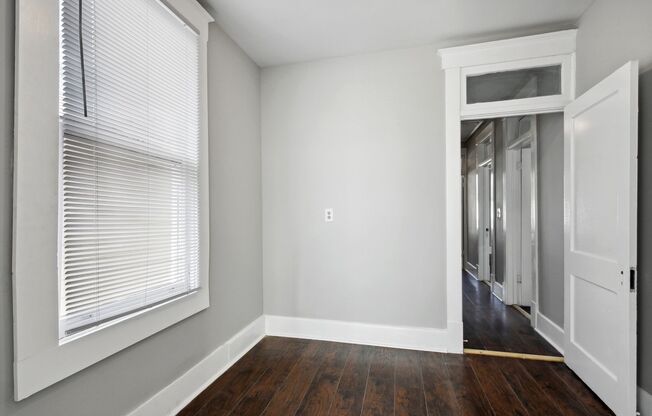 2 beds, 2 baths, $1,600, Unit B
