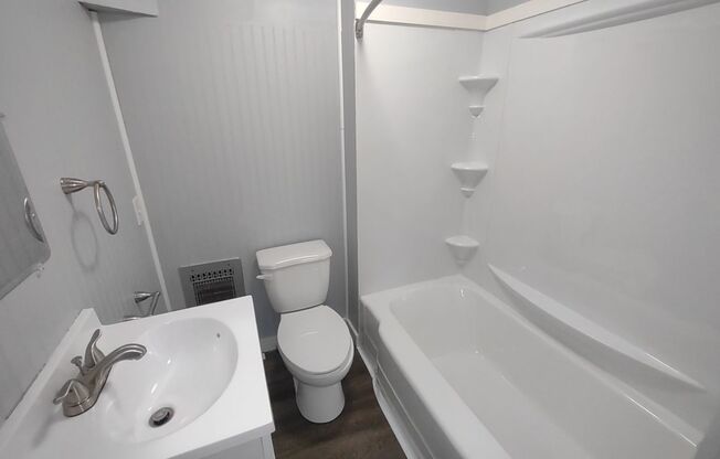 Studio, 1 bath, 230 sqft, $850, Unit 021