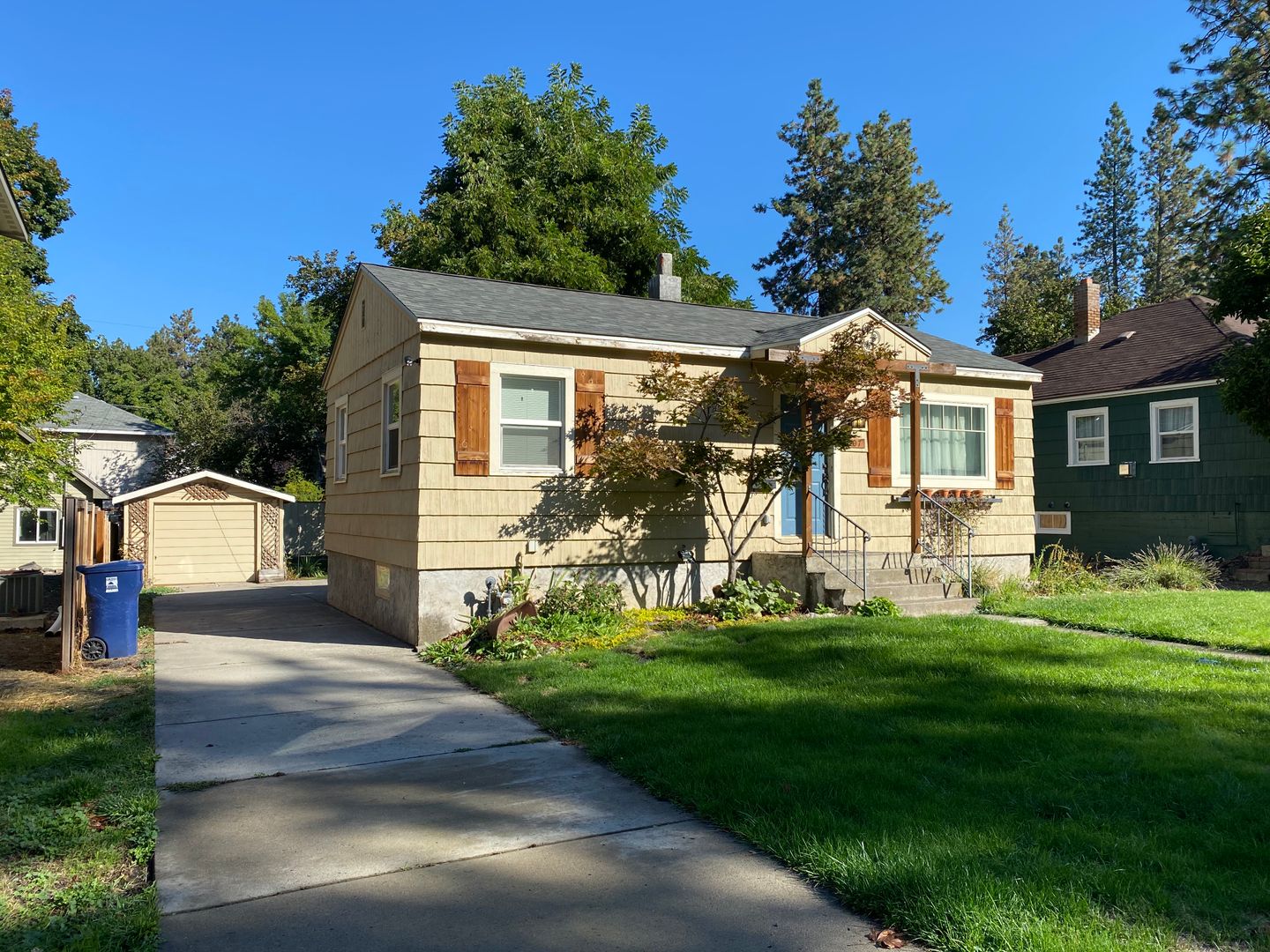 Beautiful 3 bed/2 bath On South Hill!