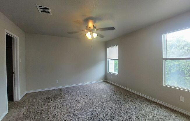 3 beds, 2.5 baths, $1,425