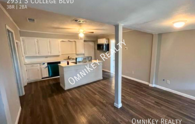 2931 S COLLEGE BLVD