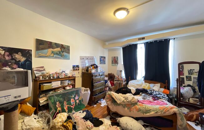 3 beds, 1 bath, 1,400 sqft, $1,575, Unit 4532-B9