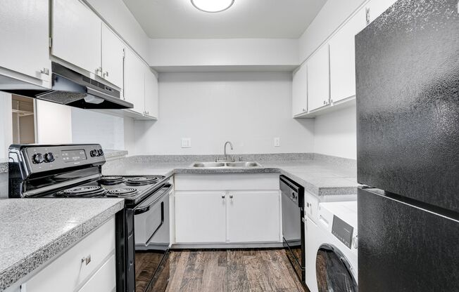 2 beds, 1 bath, 720 sqft, $1,100, Unit F-57