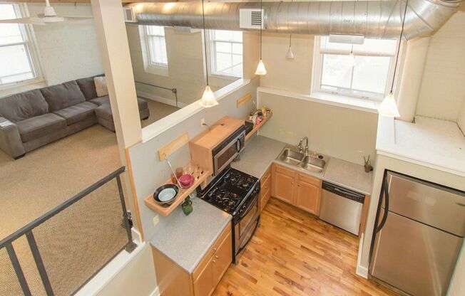 1 bed, 1 bath, 850 sqft, $1,195, Unit 3301-115