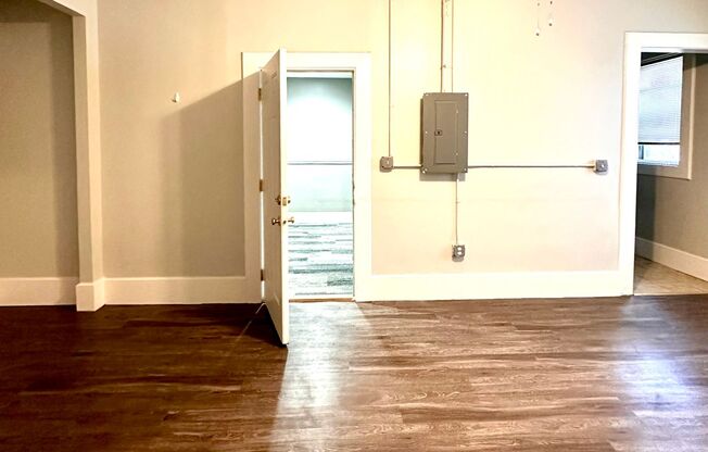 1 bed, 1 bath, 435 sqft, $1,625, Unit 905