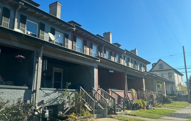 Laurel Ave