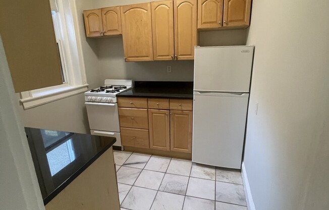 1 bed, 1 bath, $2,750, Unit 14