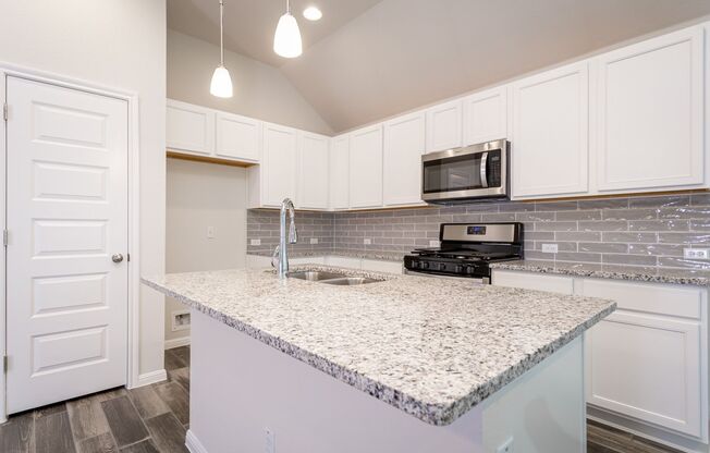 Modern 3 bed 2 bath home!