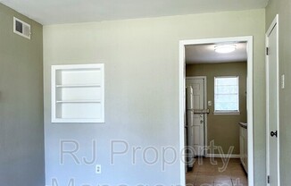 1177 LINDEN AVE