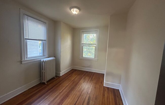 3 beds, 1 bath, $1,550