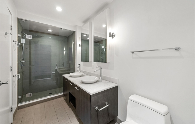 2 beds, 1.5 baths, 1,035 sqft, $5,500, Unit 19H