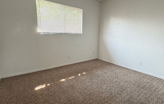 2 beds, 1 bath, 850 sqft, $1,250, Unit Unit 3