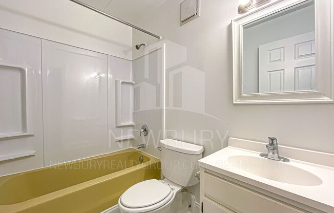 2 beds, 1 bath, 805 sqft, $1,050, Unit 1810-28
