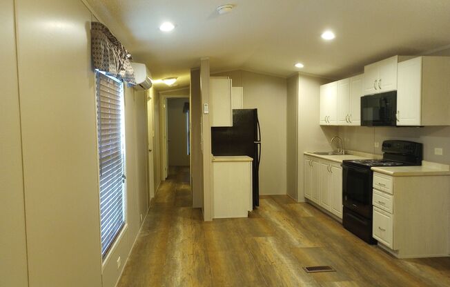 2 beds, 1 bath, 624 sqft, $795, Unit 746