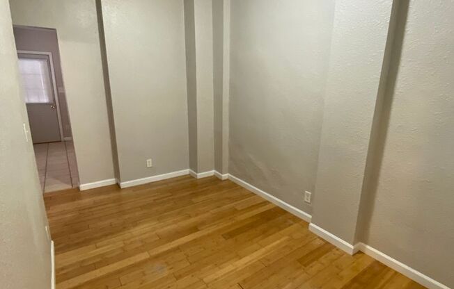 1 bed, 1 bath, $695, Unit 1147