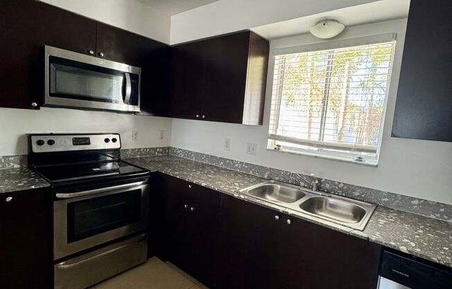 4 beds, 2 baths, 1,407 sqft, $2,575, Unit 092