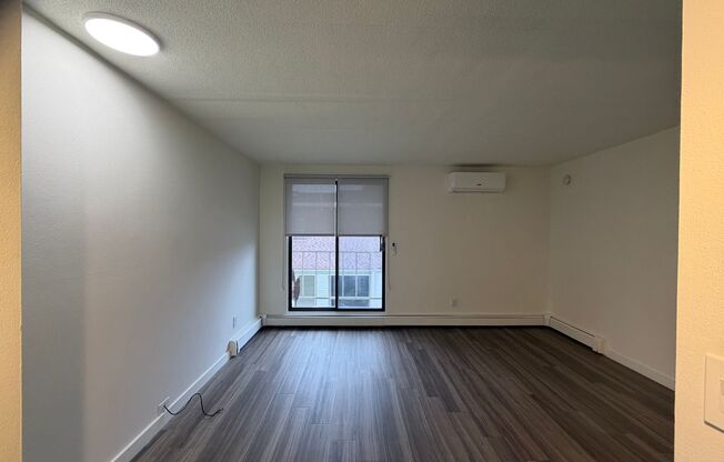 Studio, 1 bath, 400 sqft, $995, Unit 240W