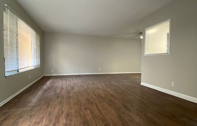 1046 S. Wooster St., Los Angeles, CA 90035