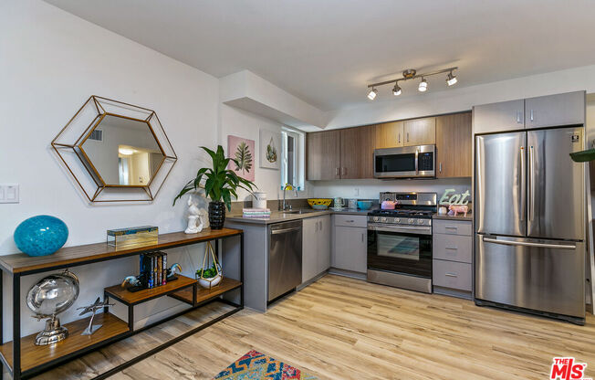 1 bed, 1 bath, 800 sqft, $1,995, Unit 218