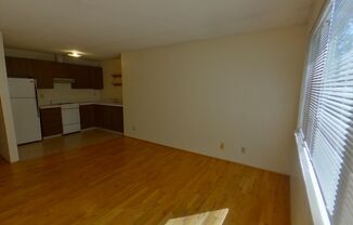 2 beds, 1 bath, $1,295, Unit 7