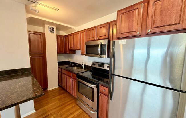 1 bed, 1 bath, 700 sqft, $2,000, Unit 418-1609