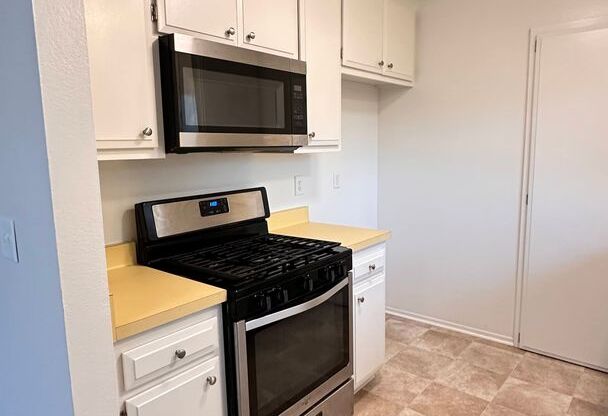 2 beds, 1 bath, $2,650, Unit Unit C