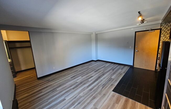 Studio, 1 bath, 336 sqft, $895, Unit 316-210