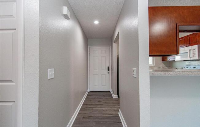2 beds, 2 baths, 864 sqft, $1,400