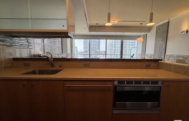 1 bed, 1 bath, 840 sqft, $2,600, Unit 910