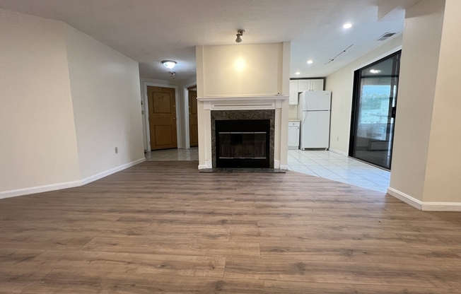295 W WYOMING AVE