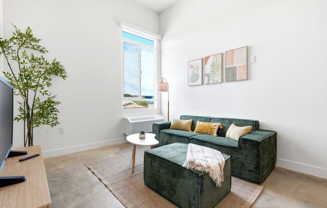 Studio, 1 bath, 374 sqft, $1,495, Unit 207-E