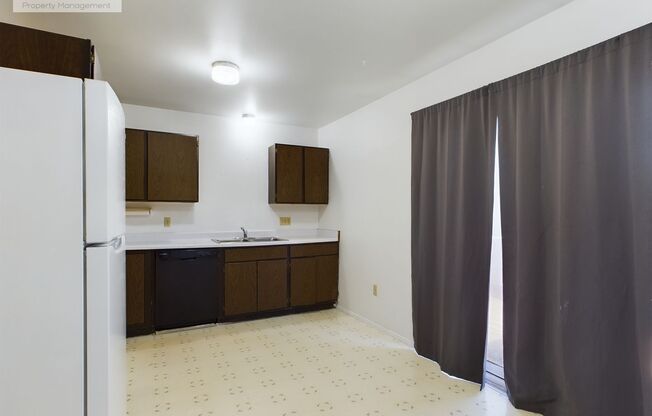 2 beds, 2 baths, $1,600