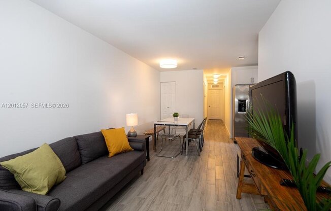 2800 SW 4 ST