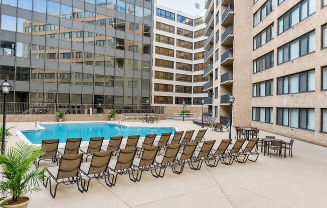 Studio, 1 bath, 470 sqft, $2,100