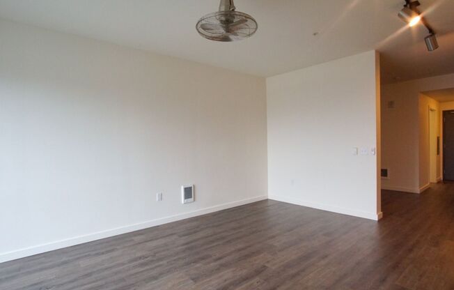 1 bed, 1 bath, $1,275, Unit 308