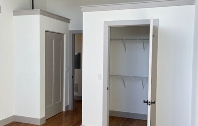1 bed, 1 bath, 745 sqft, $1,650, Unit 356