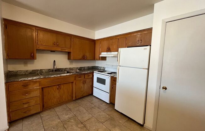 1 bed, 1 bath, $1,015, Unit 13
