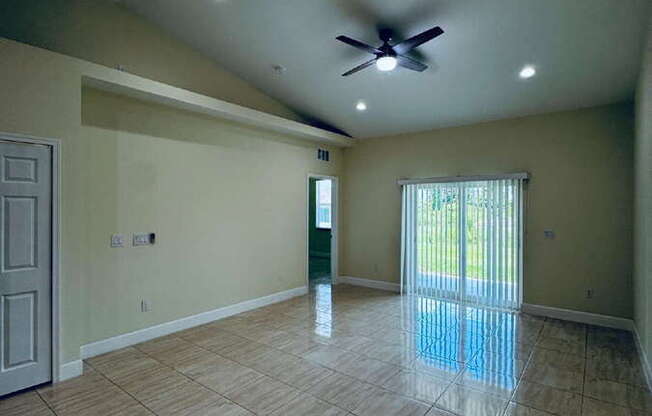 2433 VERNON AVE S
