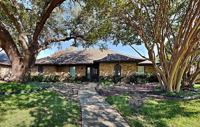 1108 HUNTINGTON DR